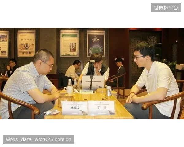 湖人队休赛期首要目标是引进一名护筐能力强的首发中锋，以搭档卢卡·东契奇。